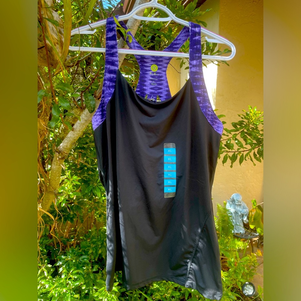KIWI KATE Active Tank with Racerback and back zipper pocket!